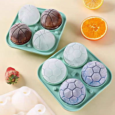 MHC สะอาดต่อสิ่งแวดล้อม ซิลิโคน Ice Cube Trays สําหรับตู้เย็น พร้อมบอลปก 3D ฟุตบอลกลม